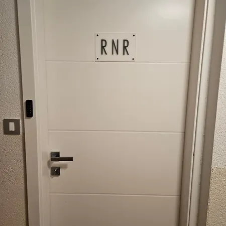Rnr * בוזט