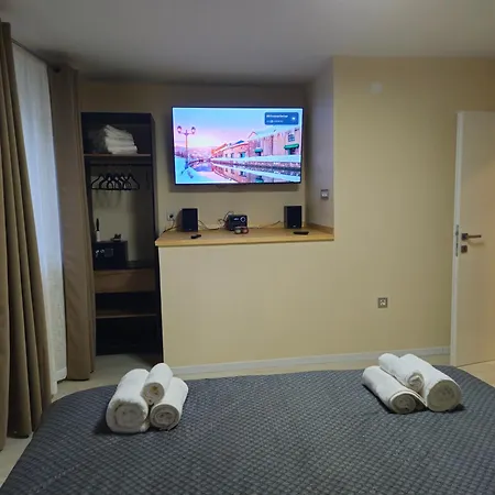 Apartment Rnr *