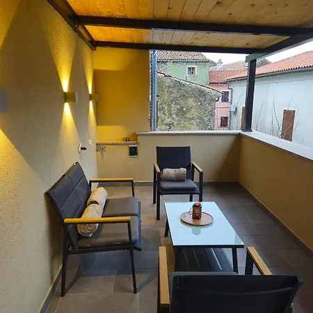 Apartment Rnr *